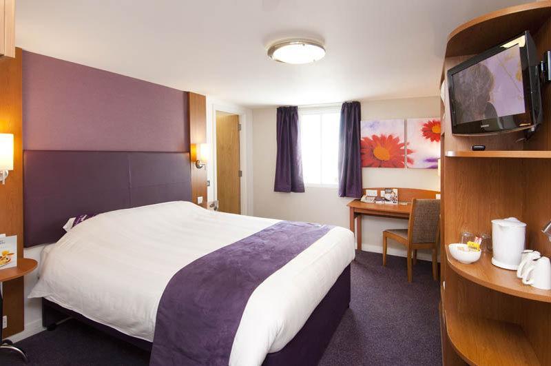Premier Inn Glasgow 베어스덴 외부 사진